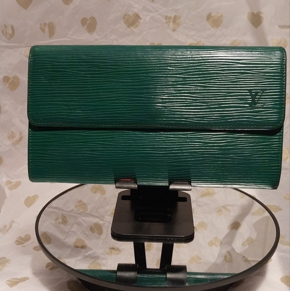 Authentic Louis Vuitton Epi Leather Green  Long  Wallet - Picture 14 of 15